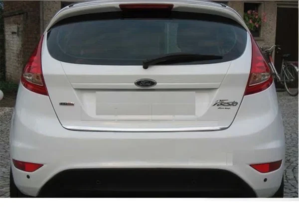 Insert chrome pour coffre ar Ford Fiesta