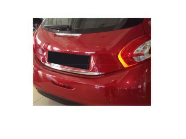 Insert chrome pour coffre ar PEUGEOT 208