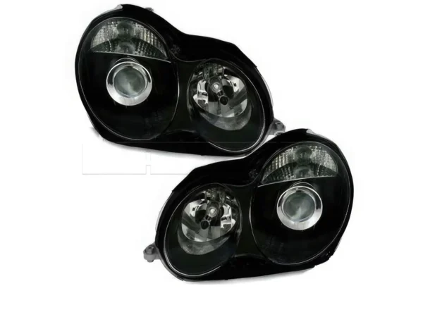 Phares av MER. Classe C W203 - fond noir